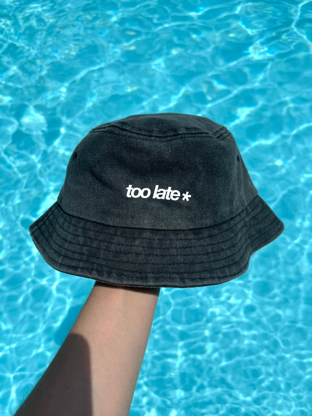 Gorro bucket efecto lavado negro