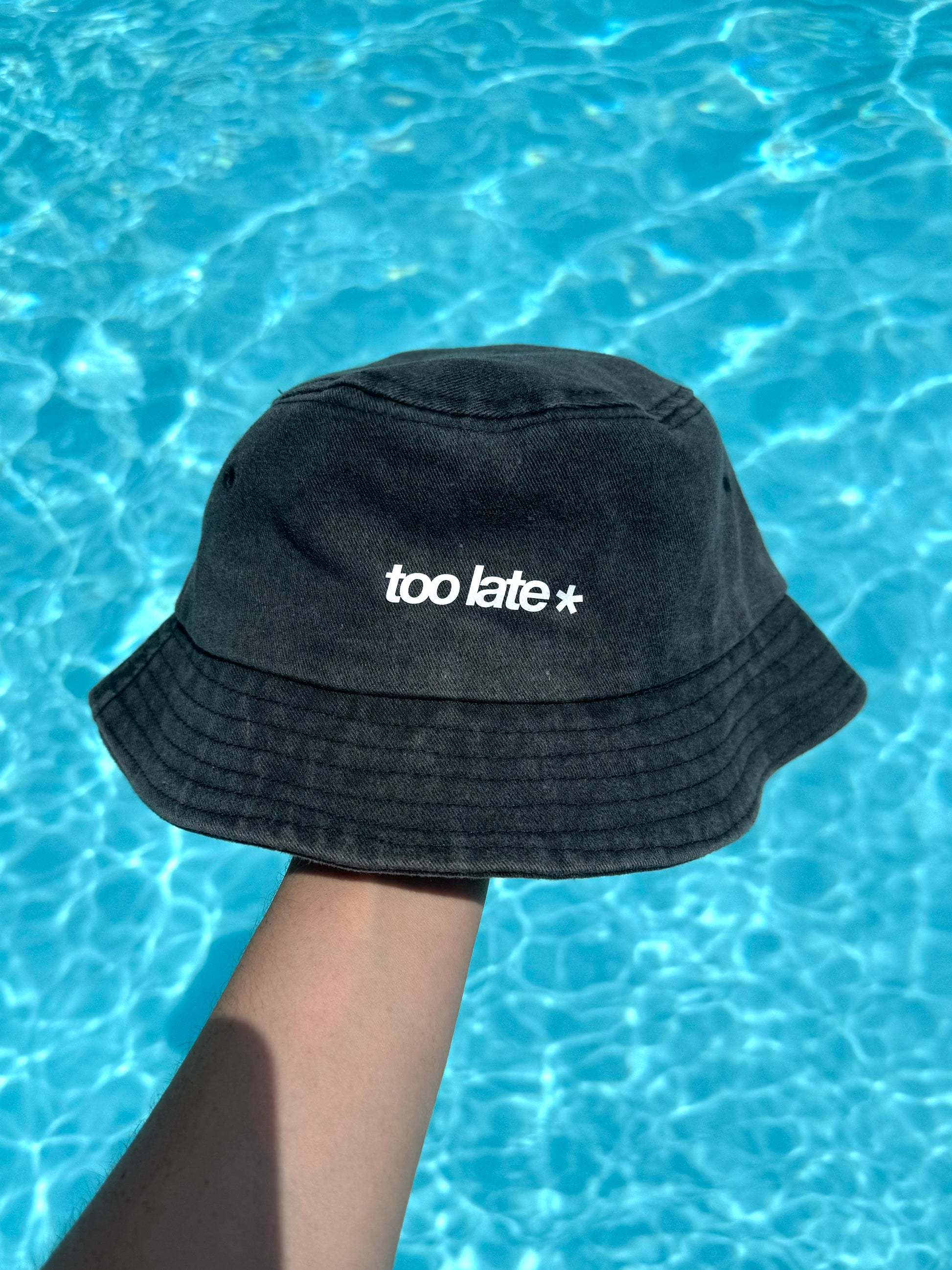 Gorro bucket efecto lavado negro